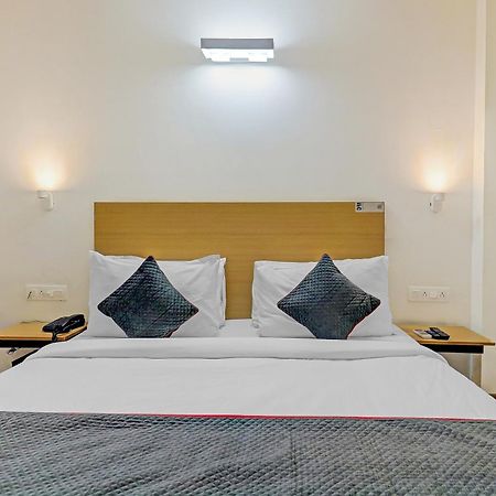 Townhouse Sector 30 Near Botanic Garden Of Indian Republic Hotell Noida Eksteriør bilde