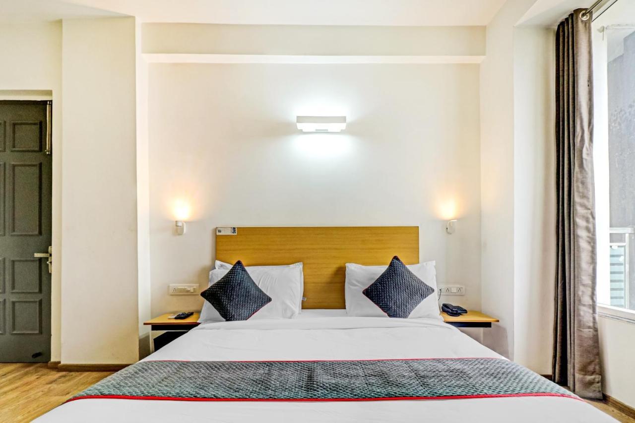 Townhouse Sector 30 Near Botanic Garden Of Indian Republic Hotell Noida Eksteriør bilde