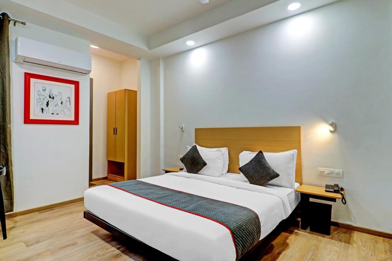 Townhouse Sector 30 Near Botanic Garden Of Indian Republic Hotell Noida Eksteriør bilde