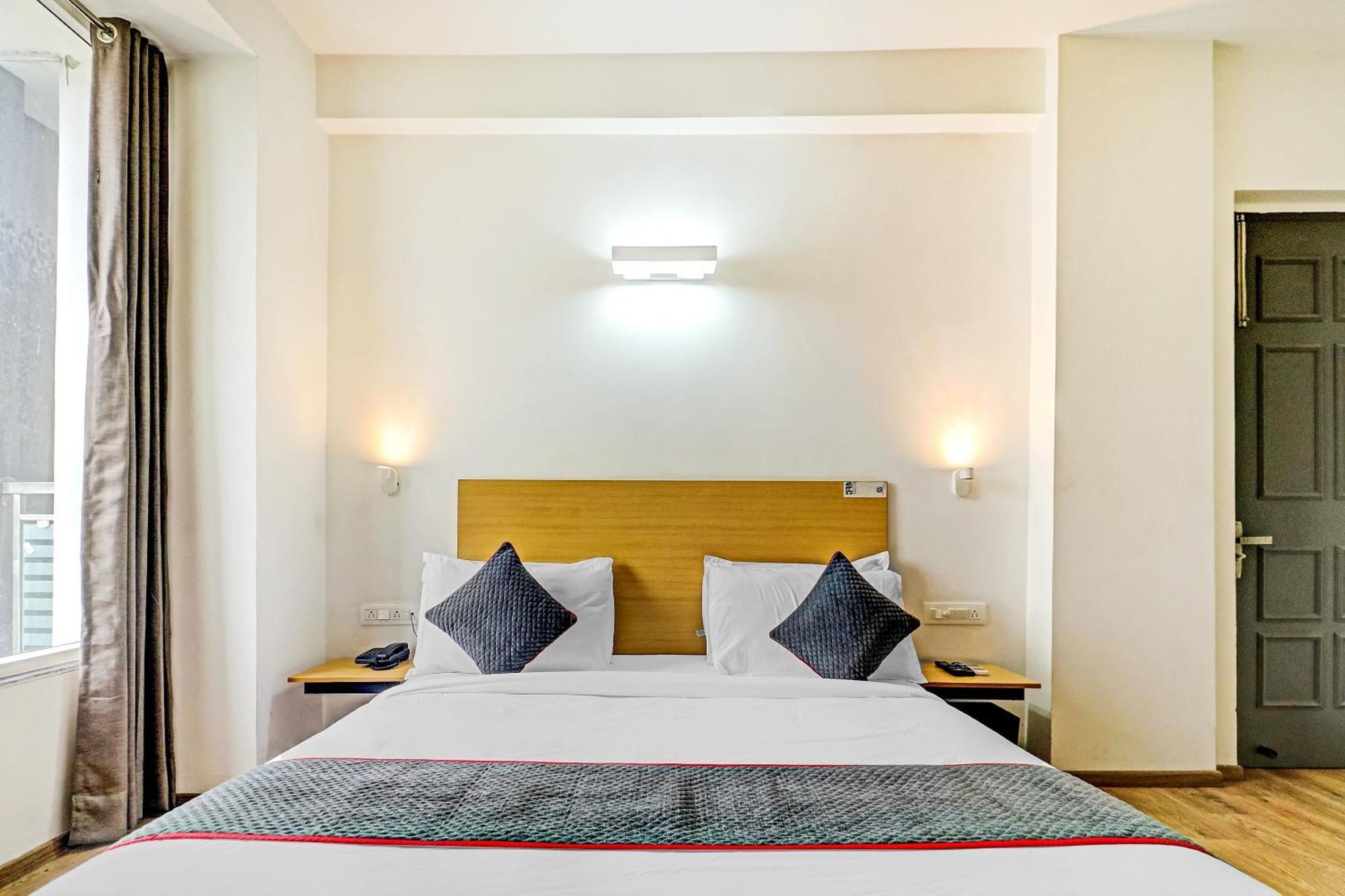 Townhouse Sector 30 Near Botanic Garden Of Indian Republic Hotell Noida Eksteriør bilde