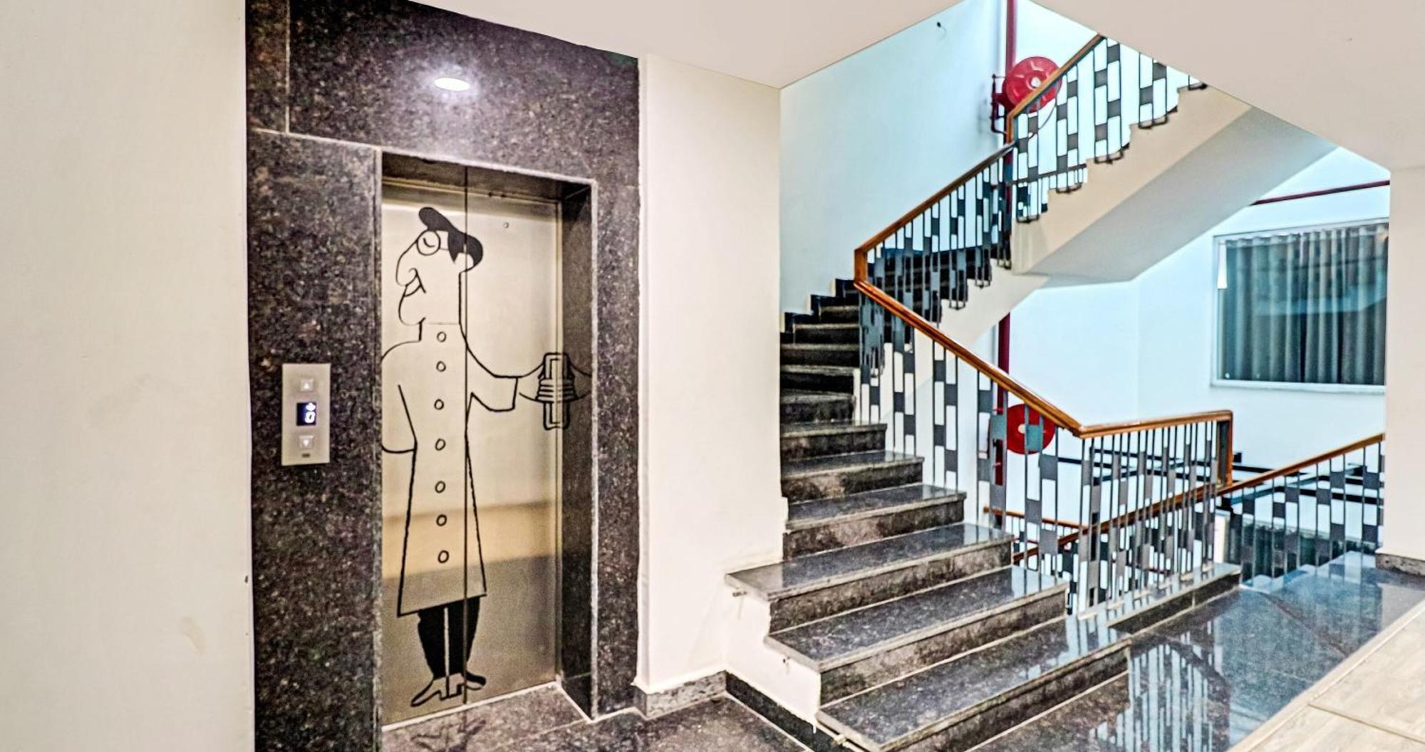 Townhouse Sector 30 Near Botanic Garden Of Indian Republic Hotell Noida Eksteriør bilde