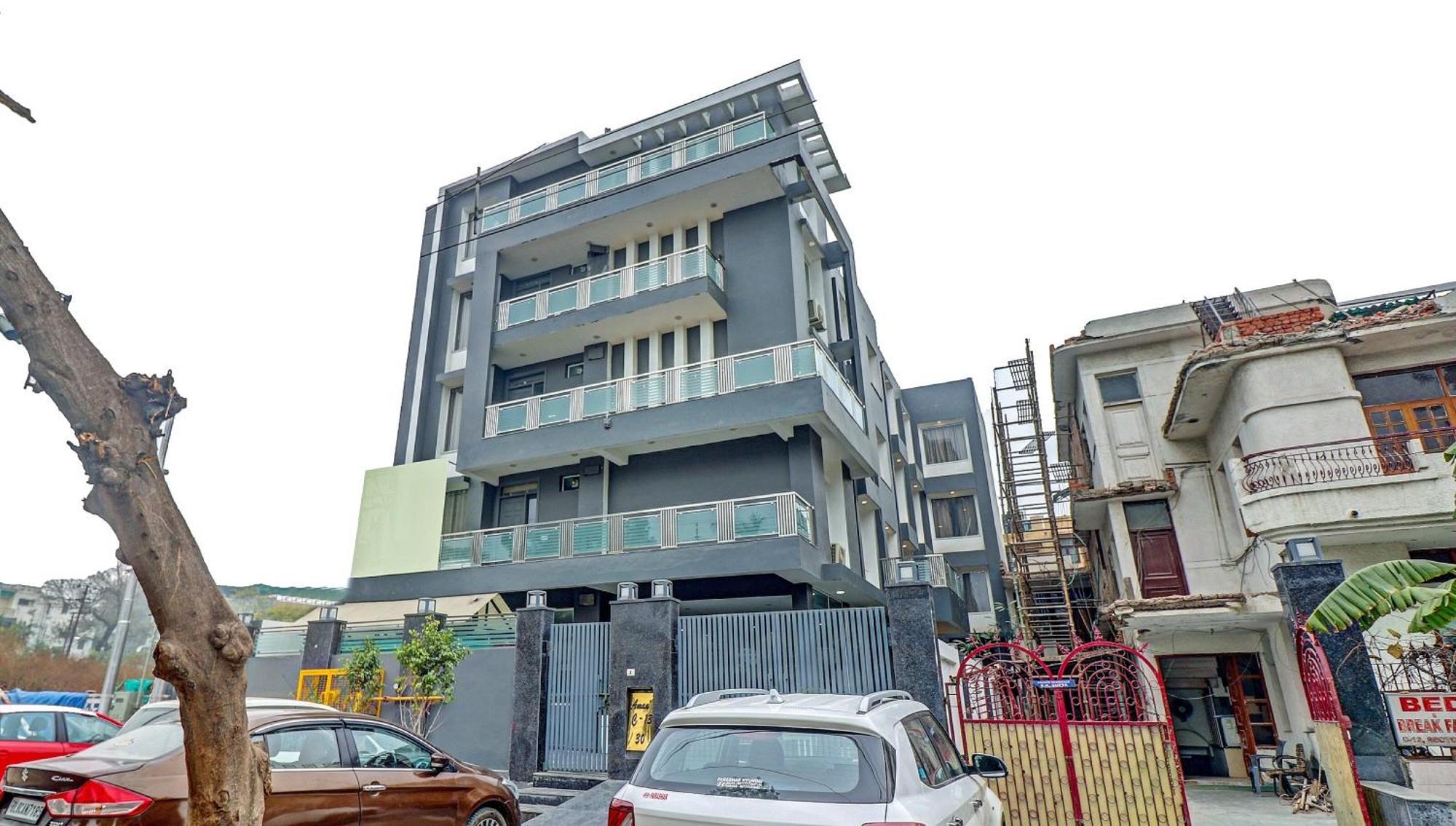 Townhouse Sector 30 Near Botanic Garden Of Indian Republic Hotell Noida Eksteriør bilde
